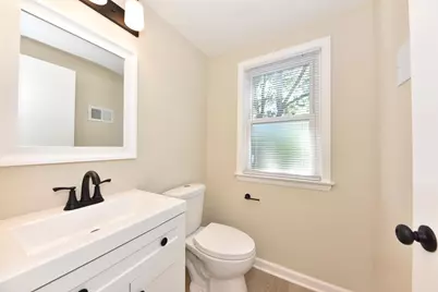 W161N8970  Hayes Ave, Menomonee Falls, WI 53051 - Photo 26
