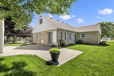 4310 W Anthony Dr, Greenfield, WI 53219 - Photo 26