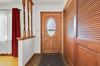 4310 W Anthony Dr, Greenfield, WI 53219 - Photo 6