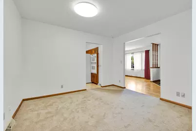 4310 W Anthony Dr, Greenfield, WI 53219 - Photo 10