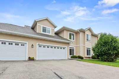 W398N5953  Autumn Woods Dr, Oconomowoc, WI 53066 - Photo 4