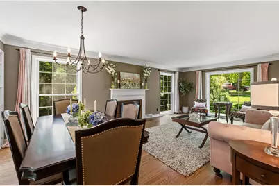 900  Apple Tree Ln, Brookfield, WI 53005 - Photo 6