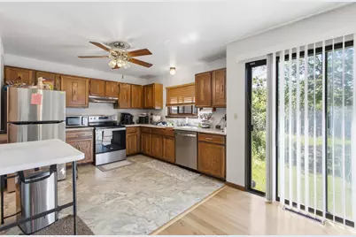 9000 N 70th St, Milwaukee, WI 53223 - Photo 10