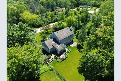11645 N Hillside Ln, Mequon, WI 53092 - Photo 32