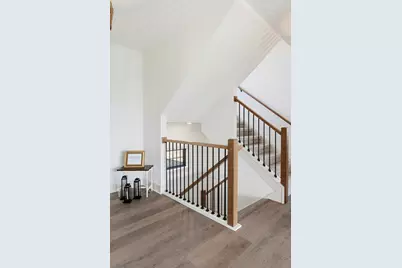 N66W21075  Sweet Clover Dr, Menomonee Falls, WI 53051 - Photo 4