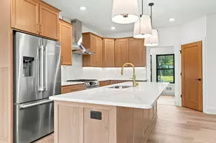 N66W21075 Sweet Clover Dr, Menomonee Falls, WI 53051 - Photo 10