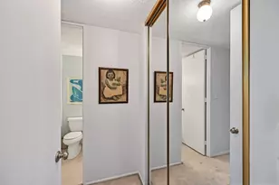 929 N Astor St, Milwaukee, WI 53202 - Photo 20