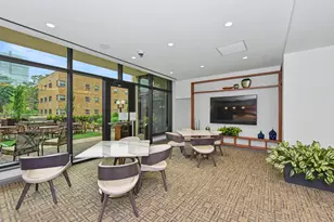 929 N Astor St, Milwaukee, WI 53202 - Photo 36