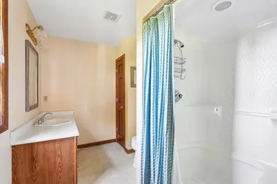 W72N540  Cider Mill Ct, Cedarburg, WI 53012 - Photo 14