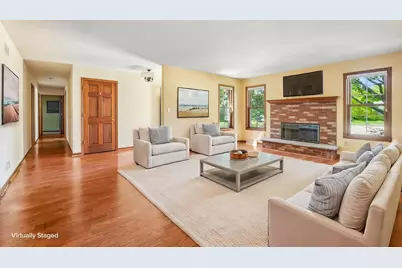 W72N540  Cider Mill Ct, Cedarburg, WI 53012 - Photo 2