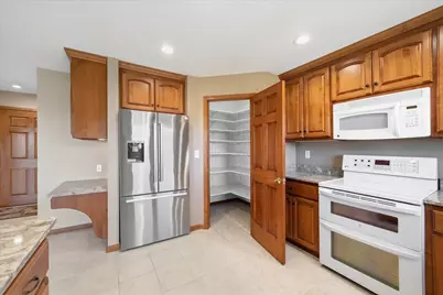 272  Highland Dr, Belgium, WI 53004 - Photo 12