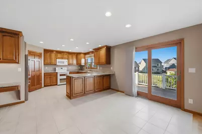 272  Highland Dr, Belgium, WI 53004 - Photo 6