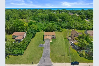 10011  Sheridan Rd, Pleasant Prairie, WI 53158 - Photo 4
