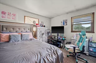 6540 W Mill Rd, Milwaukee, WI 53218 - Photo 10