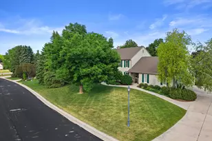 990 S Springdale Rd, Brookfield, WI 53186 - Photo 40