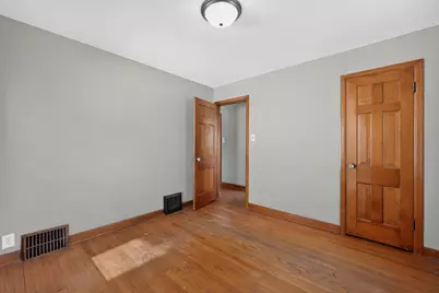6431 W Girard Ave, Milwaukee, WI 53210 - Photo 26