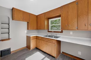 6431 W Girard Ave, Milwaukee, WI 53210 - Photo 16