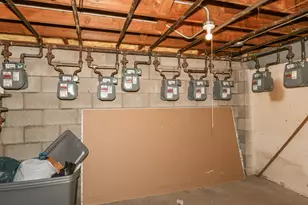 2410 W Howard Ave, Milwaukee, WI 53221 - Photo 18