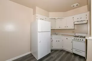 2410 W Howard Ave, Milwaukee, WI 53221 - Photo 32