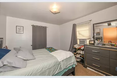 2410 W Howard Ave, Milwaukee, WI 53221 - Photo 10