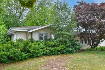 8615 W Petersik St, Milwaukee, WI 53224 - Photo 4