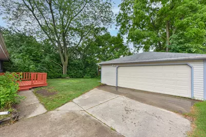 8615 W Petersik St, Milwaukee, WI 53224 - Photo 18