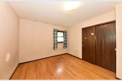 8615 W Petersik St, Milwaukee, WI 53224 - Photo 14