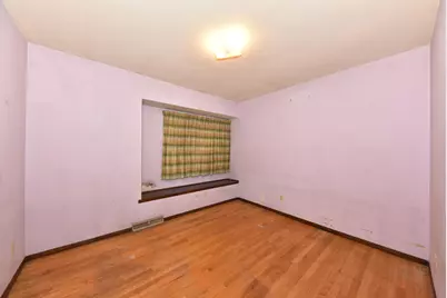 8615 W Petersik St, Milwaukee, WI 53224 - Photo 10