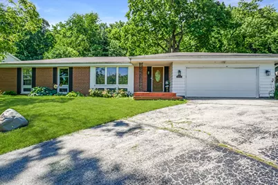 N105W21215  Oak Ln, Germantown, WI 53022 - Photo 2