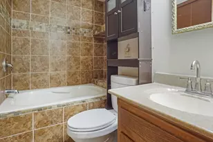N105W21215 Oak Ln, Germantown, WI 53022 - Photo 14