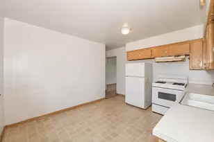2424 W Howard Ave, Milwaukee, WI 53221 - Photo 12