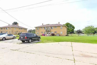 2424 W Howard Ave, Milwaukee, WI 53221 - Photo 30