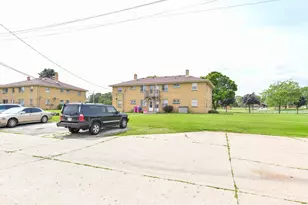 2424 W Howard Ave, Milwaukee, WI 53221 - Photo 30