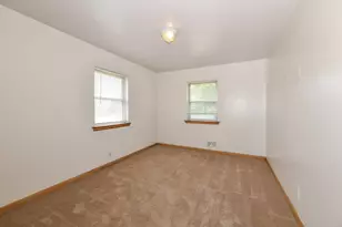 2424 W Howard Ave, Milwaukee, WI 53221 - Photo 16