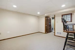 3929 S Lake Dr, Saint Francis, WI 53235 - Photo 28