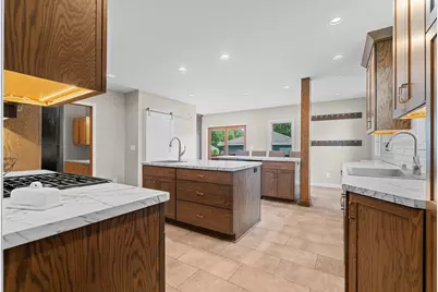 2005  State St, La Crosse, WI 54601 - Photo 18