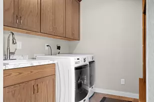 2005 State St, La Crosse, WI 54601 - Photo 12