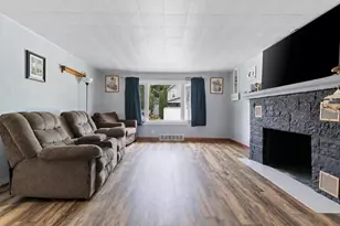 1905 32nd St, Two Rivers, WI 54241 - Photo 2