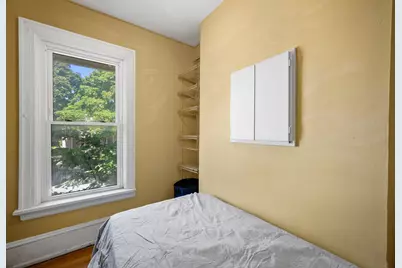 800 E Locust St, Milwaukee, WI 53212 - Photo 32