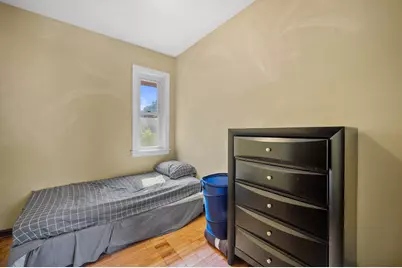 800 E Locust St, Milwaukee, WI 53212 - Photo 24
