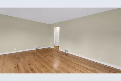 1233  Kingston Ave, Racine, WI 53402 - Photo 8