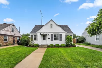 1233  Kingston Ave, Racine, WI 53402 - Photo 2