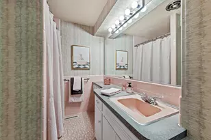 11307 W Garfield Ave, Wauwatosa, WI 53226 - Photo 24