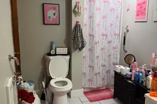 1650 N Arlington Pl, Milwaukee, WI 53202 - Photo 22