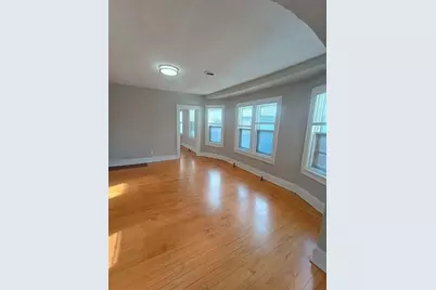1650 N Arlington Pl, Milwaukee, WI 53202 - Photo 4