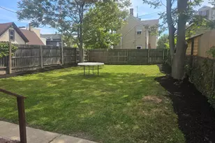 1650 N Arlington Pl, Milwaukee, WI 53202 - Photo 2