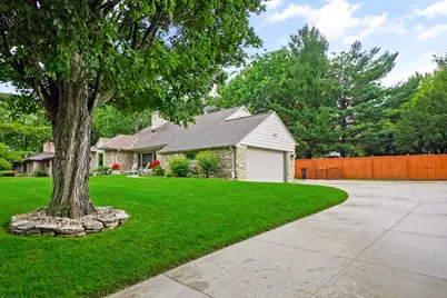 12001 W Underwood Pkwy, Wauwatosa, WI 53226 - Photo 34