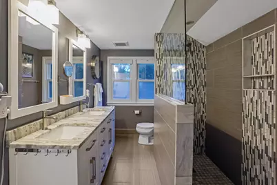 12001 W Underwood Pkwy, Wauwatosa, WI 53226 - Photo 20