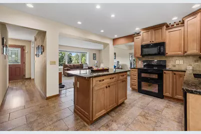 W250S4461  Center Rd, Waukesha, WI 53189 - Photo 18