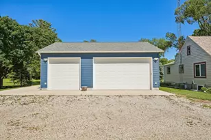 9207 39th Ave, Pleasant Prairie, WI 53142 - Photo 4